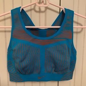 Nike Flyknit sports bra